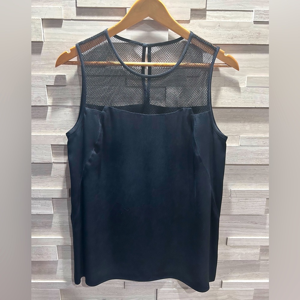 Classiques Entier black silk shell top in size medium